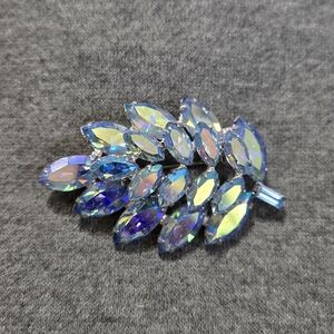 Vintage Rhinestone Leaf Shaped Brooch Unsigned Silver Setting Blue Toned Sparkle
